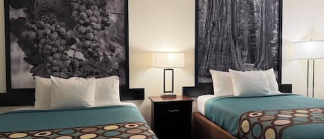 Skrivebord, strykejern/-brett, wi-fi (inkludert) og sengetøy