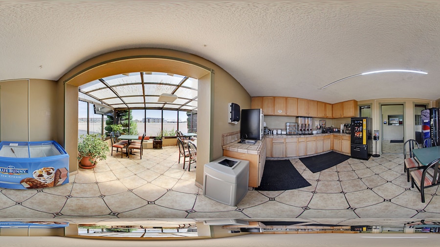 法明顿罗德威酒店