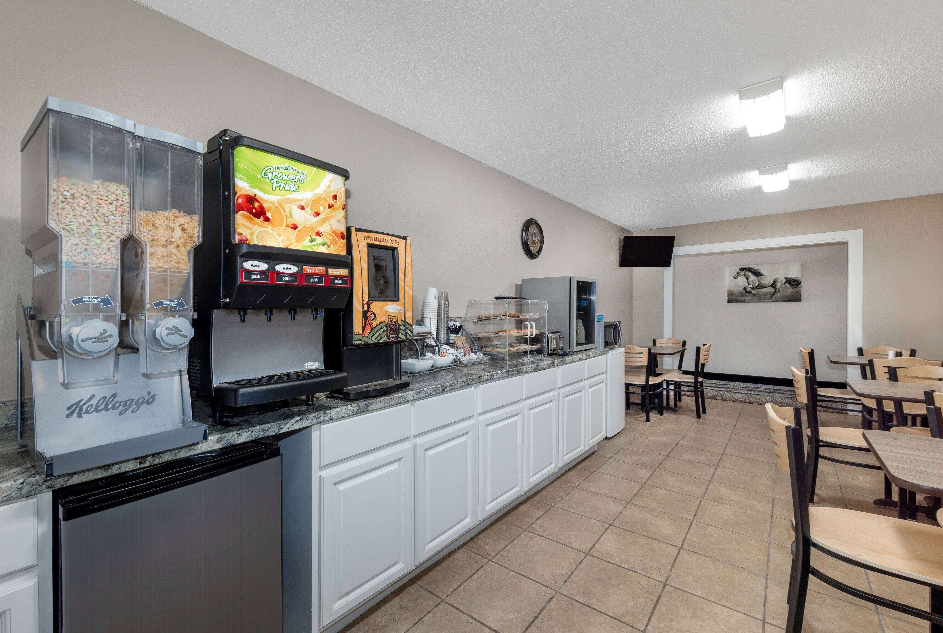 Free daily continental breakfast