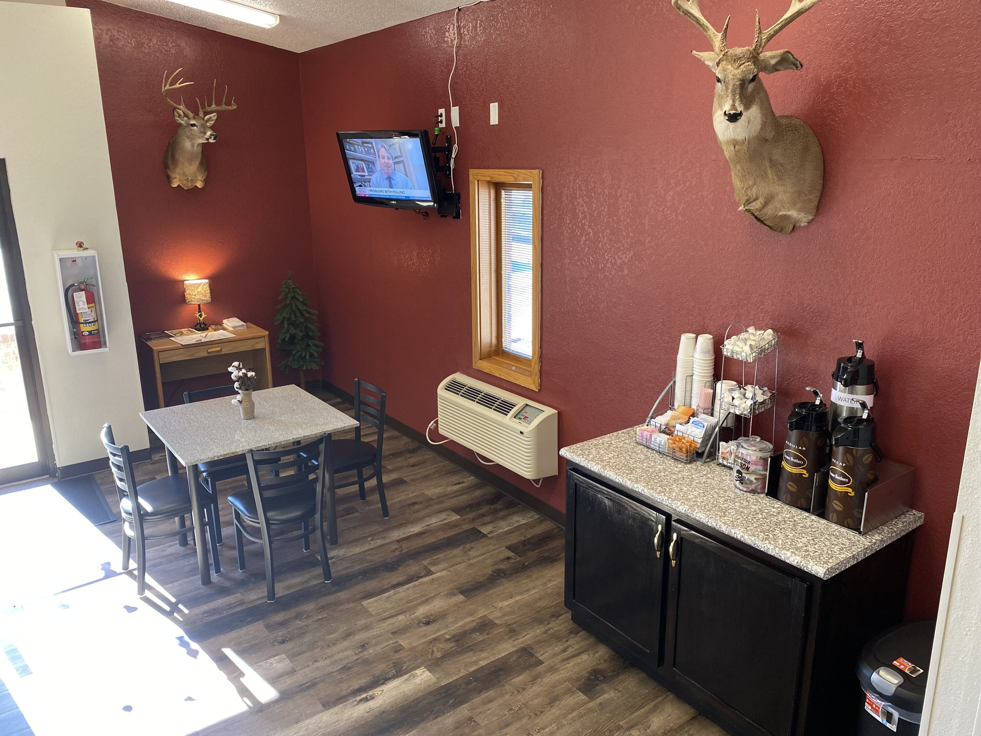 free daily continental breakfast