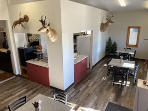 Free daily continental breakfast 