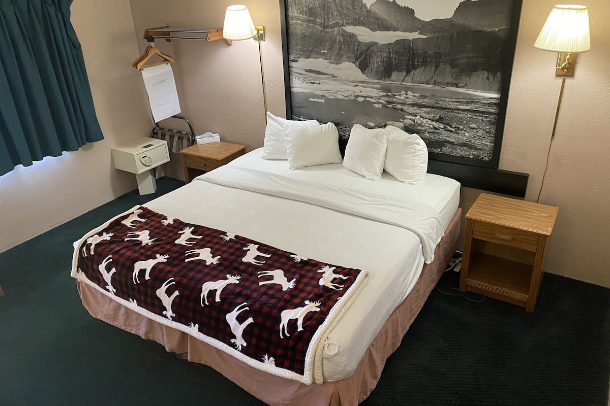 in-room safe, desk, blackout curtains, soundproofing