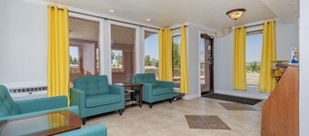 Super 8 by Wyndham Colorado Springs/Chestnut Street