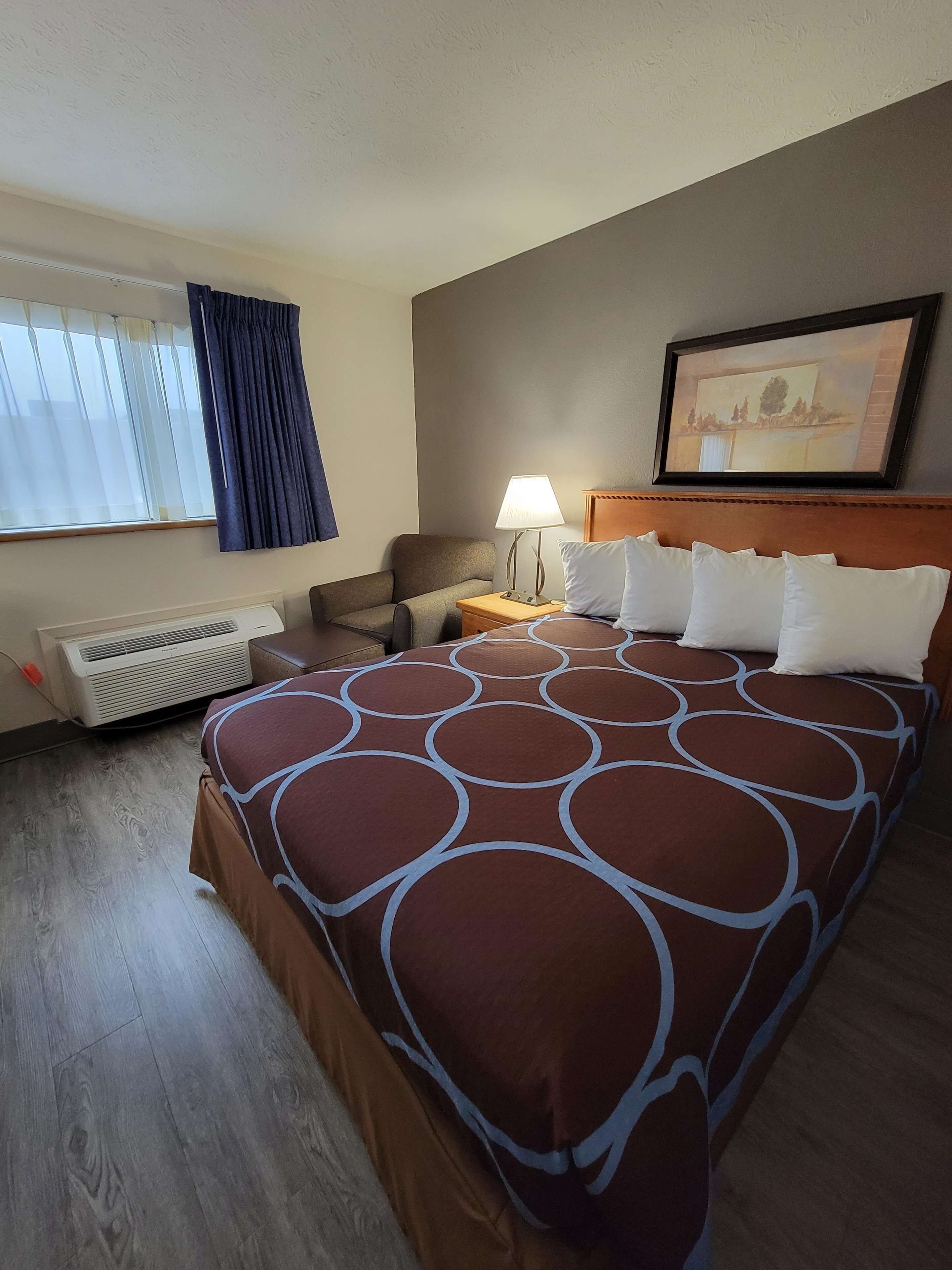 Desk, blackout drapes, iron/ironing board, free WiFi