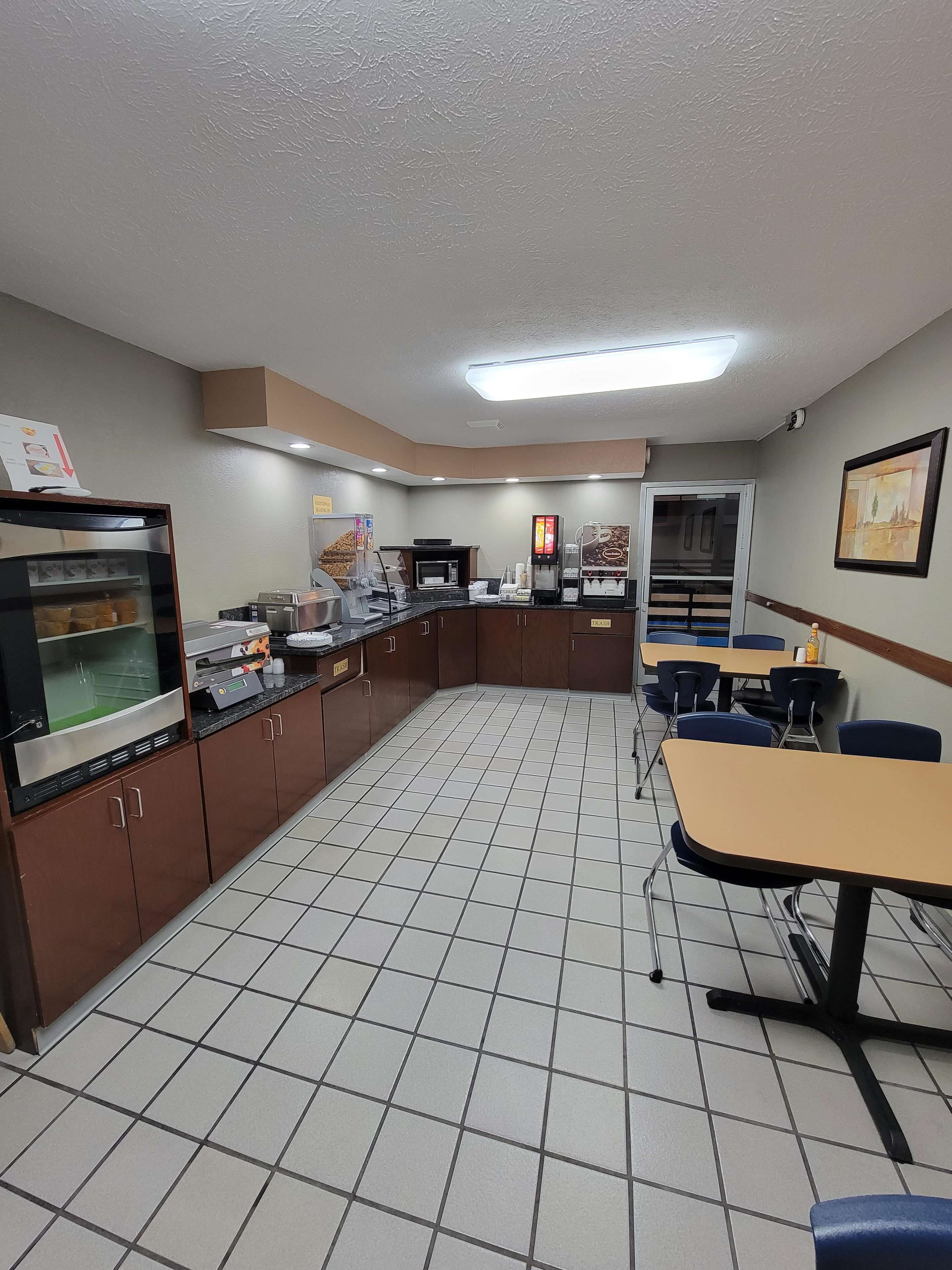 Desayuno continental incluido todos los días 