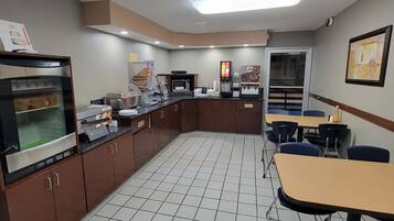 Free daily continental breakfast