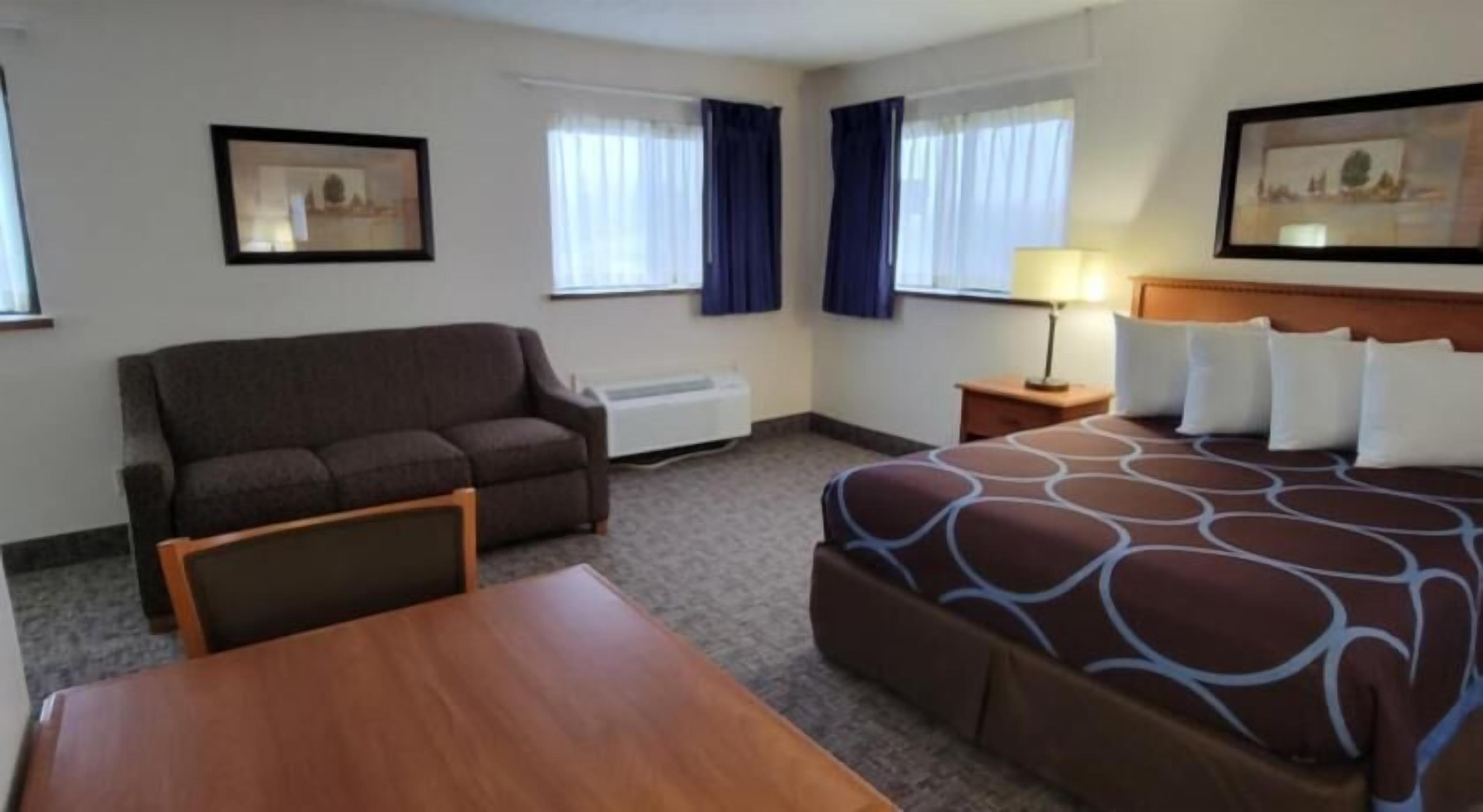 Desk, blackout drapes, iron/ironing board, free WiFi