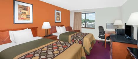 Safe på rommet, skrivebord, strykejern/-brett og barnesenger (inkludert)