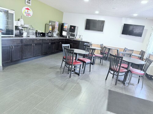 Super 8 by Wyndham Fond Du Lac