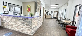 Super 8 by Wyndham Clear Lake