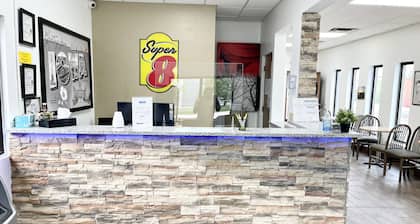 Super 8 by Wyndham Clear Lake