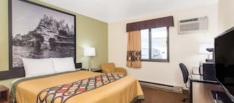 Super 8 by Wyndham Eau Claire I-94