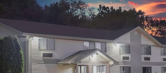 Super 8 by Wyndham Independence IA