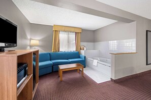 Deluxe Studio Suite, 1 King Bed, Non Smoking | Individually decorated, individually furnished, laptop workspace