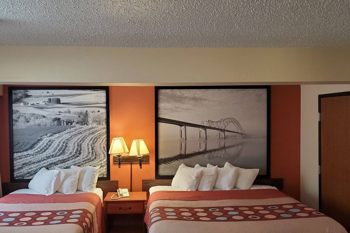 Individually decorated, individually furnished, laptop workspace