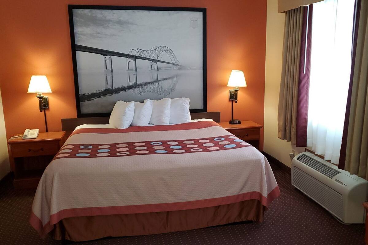 Individually decorated, individually furnished, laptop workspace