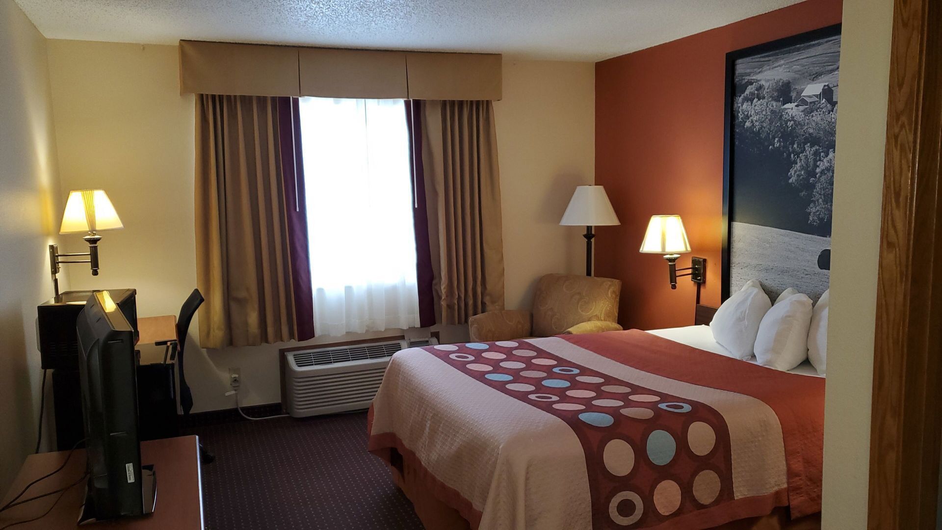 Individually decorated, individually furnished, laptop workspace