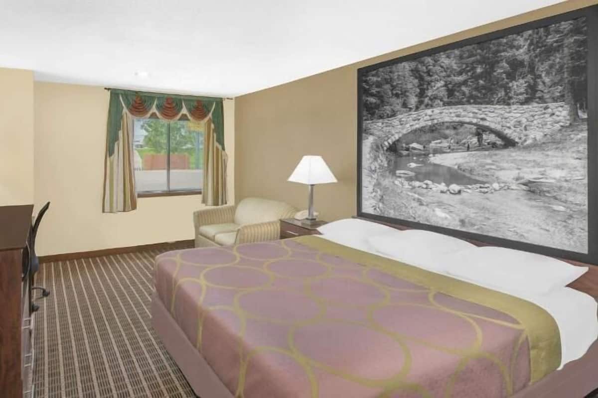 Camas con pillow-top, caja de seguridad en la habitación y escritorio