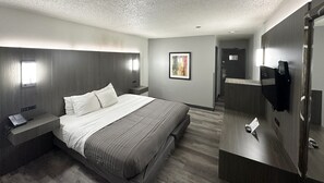 Room, 1 King Bed, Non Smoking, Refrigerator