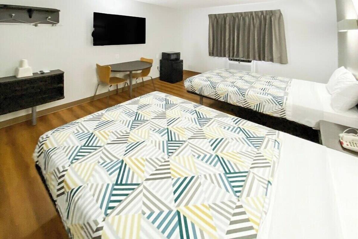 标准房, 2 张双人床, 吸烟房 | 办公桌、免费 WiFi、床单
