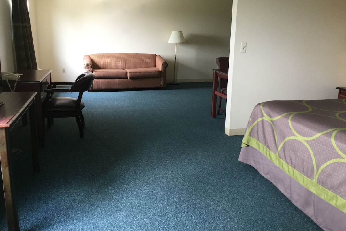 Blackout curtains, iron/ironing board, free cots/infant beds, free WiFi