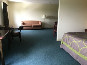 Estudi en suite, 1 llit de matrimoni gran, no fumadors | Cortines opaques, planxa i posts de planxar i bressols gratuïts 