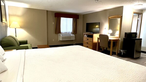 Suite, 1 King Bed, Non Smoking (Upgraded)