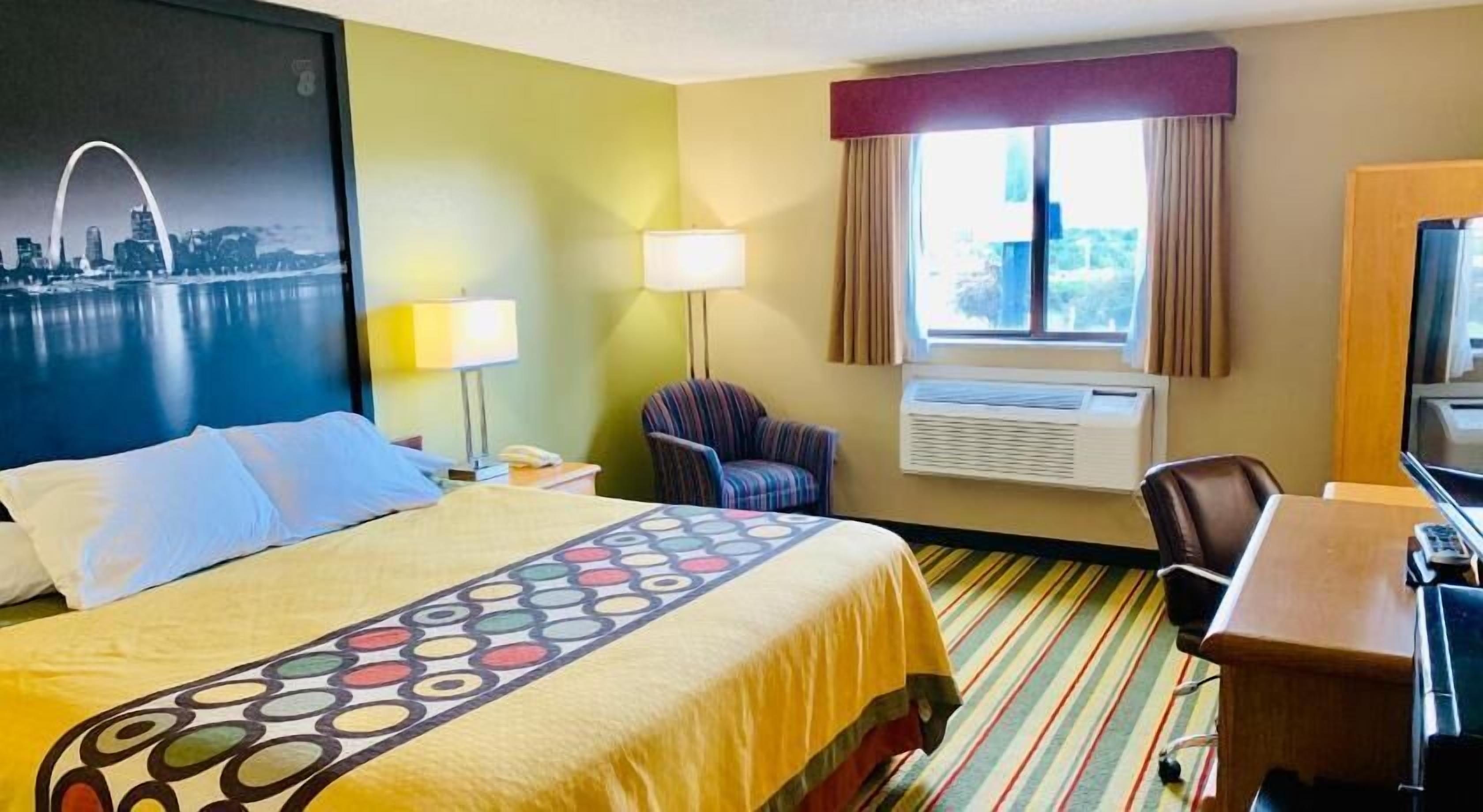 In-room safe, laptop workspace, blackout curtains, iron/ironing board