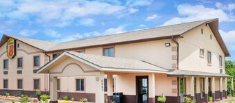 Super 8 by Wyndham Warrensburg