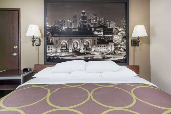 Standard Room, 1 King Bed, Smoking | Iron/ironing board, free WiFi, bed sheets