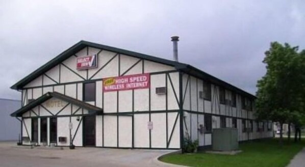 A building with a sign indicating high-speed wireless internet.