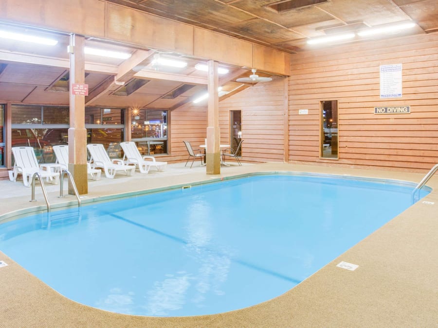 Indoor pool, seasonal outdoor pool, pool loungers