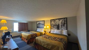 Camera, 2 letti queen, non fumatori | Una cassaforte in camera, una scrivania, tende oscuranti