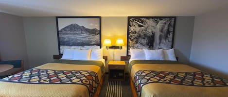 Rum - 2 queensize-sängar - icke-rökare | Värdeförvaringsskåp på rummet, skrivbord och mörkläggningsgardiner