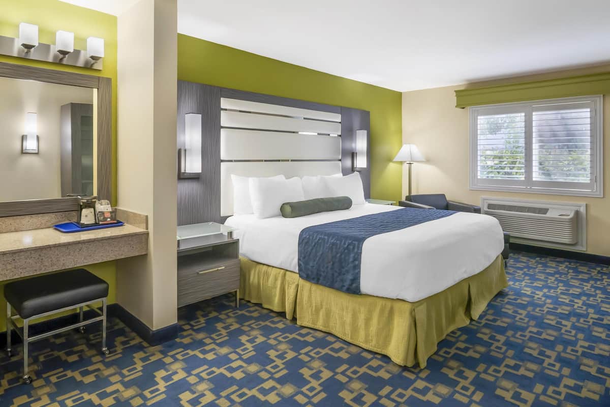 Chambre Standard, 1 grand lit, accessible aux personnes à mobilité réduite, non-fumeur
