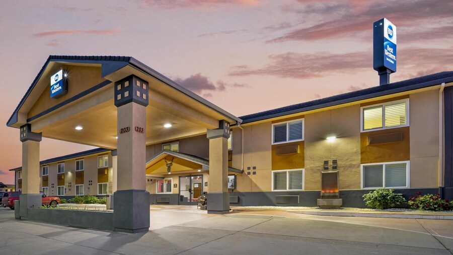 Best Western Antelope Inn & Suites
