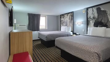 Chambre, 2 grands lits, non-fumeur | Bureau, rideaux d’obscurcissement, accès au Wi-Fi (inclus)