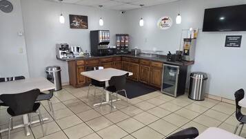 Free daily continental breakfast