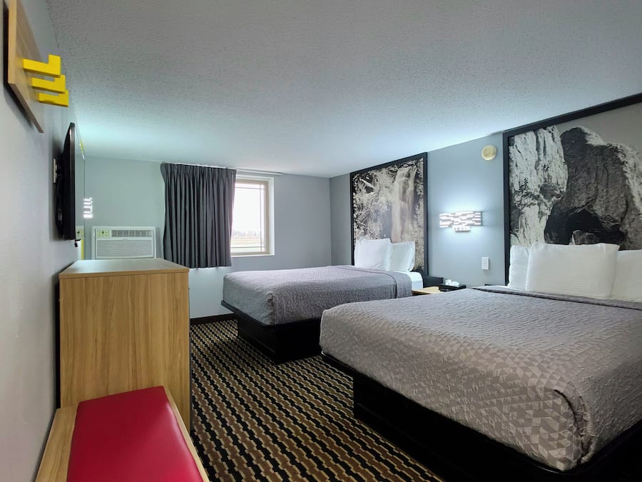 客房, 2 张大床, 无烟房 | 办公桌、遮光窗帘、免费 WiFi、床单