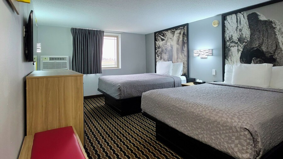 Super 8 by Wyndham Yankton