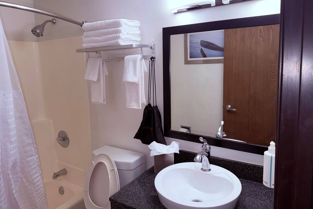 Standard Room, 2 Double Beds, Non Smoking, Refrigerator & Microwave | Bathroom | Combined shower/tub, deep soaking tub, towels
