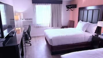 Standard Room, 2 Double Beds, Non Smoking, Refrigerator & Microwave | Gratis wifi, beddengoed