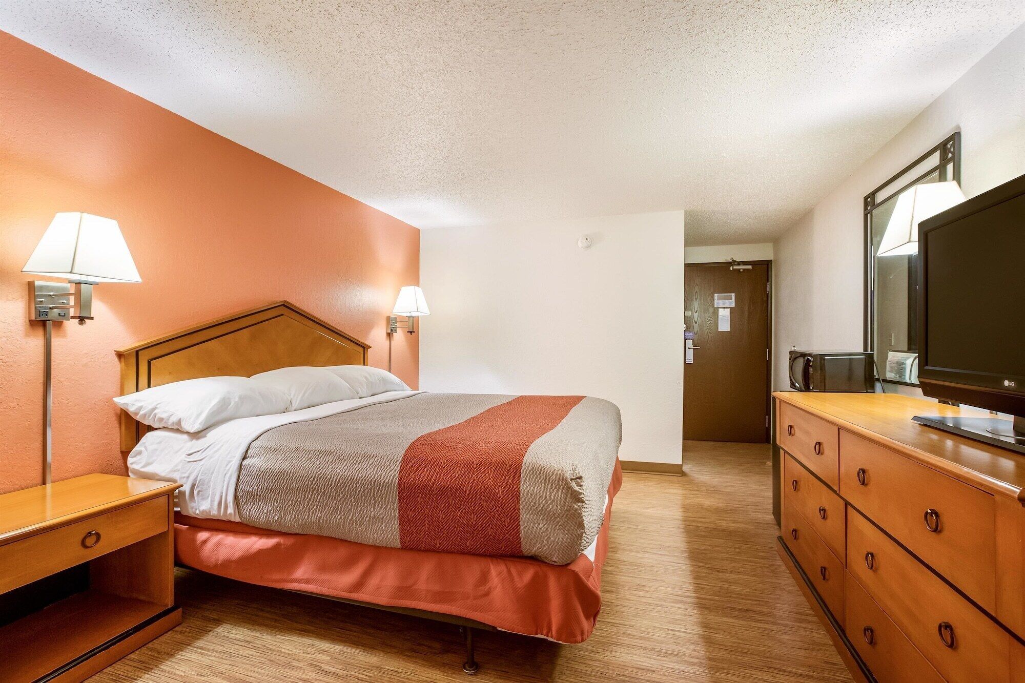 Free WiFi, bed sheets