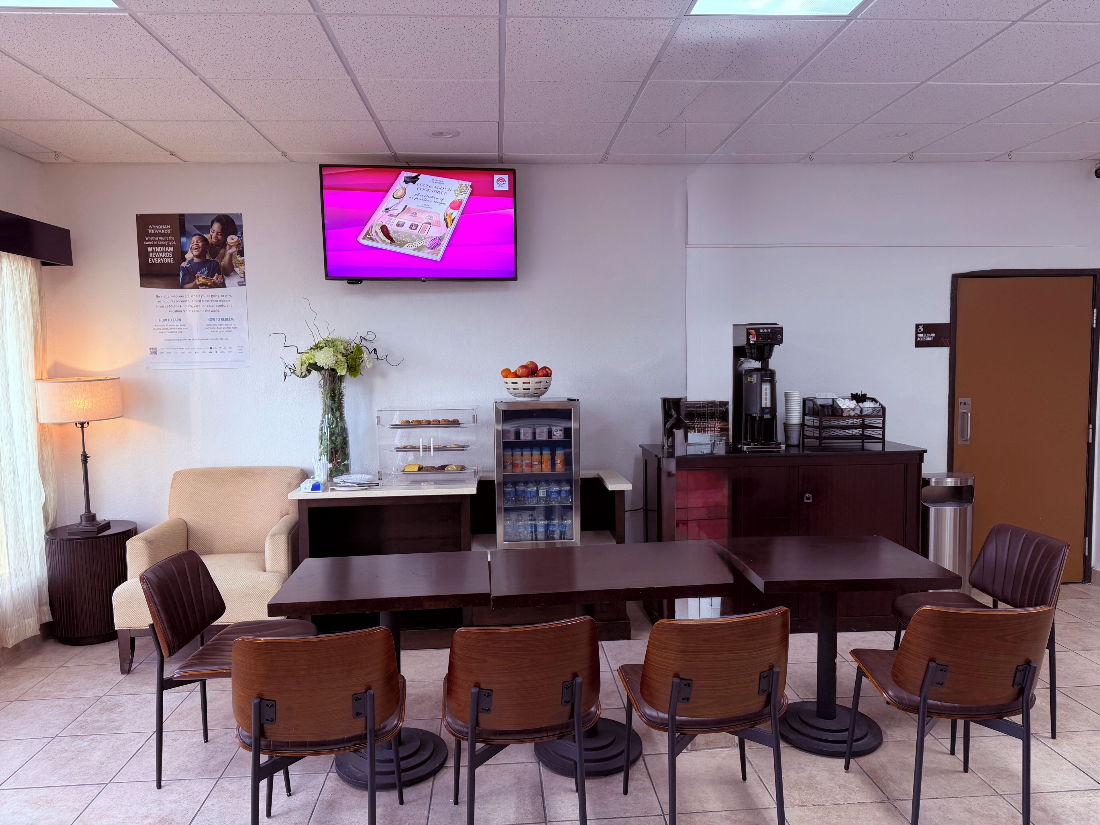 Breakfast area