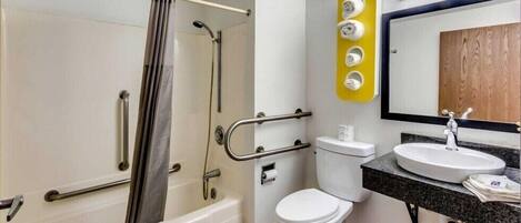 Combined shower/tub, deep soaking tub, towels