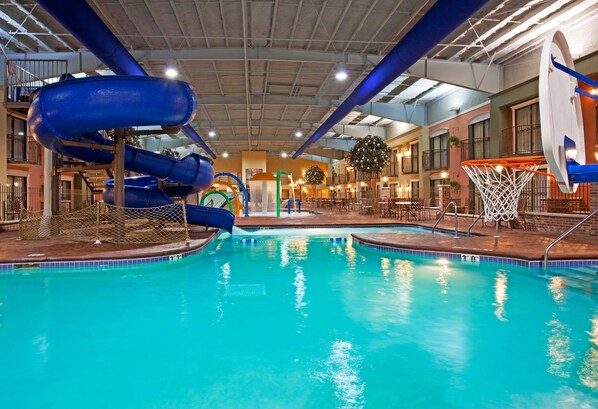 Una piscina techada