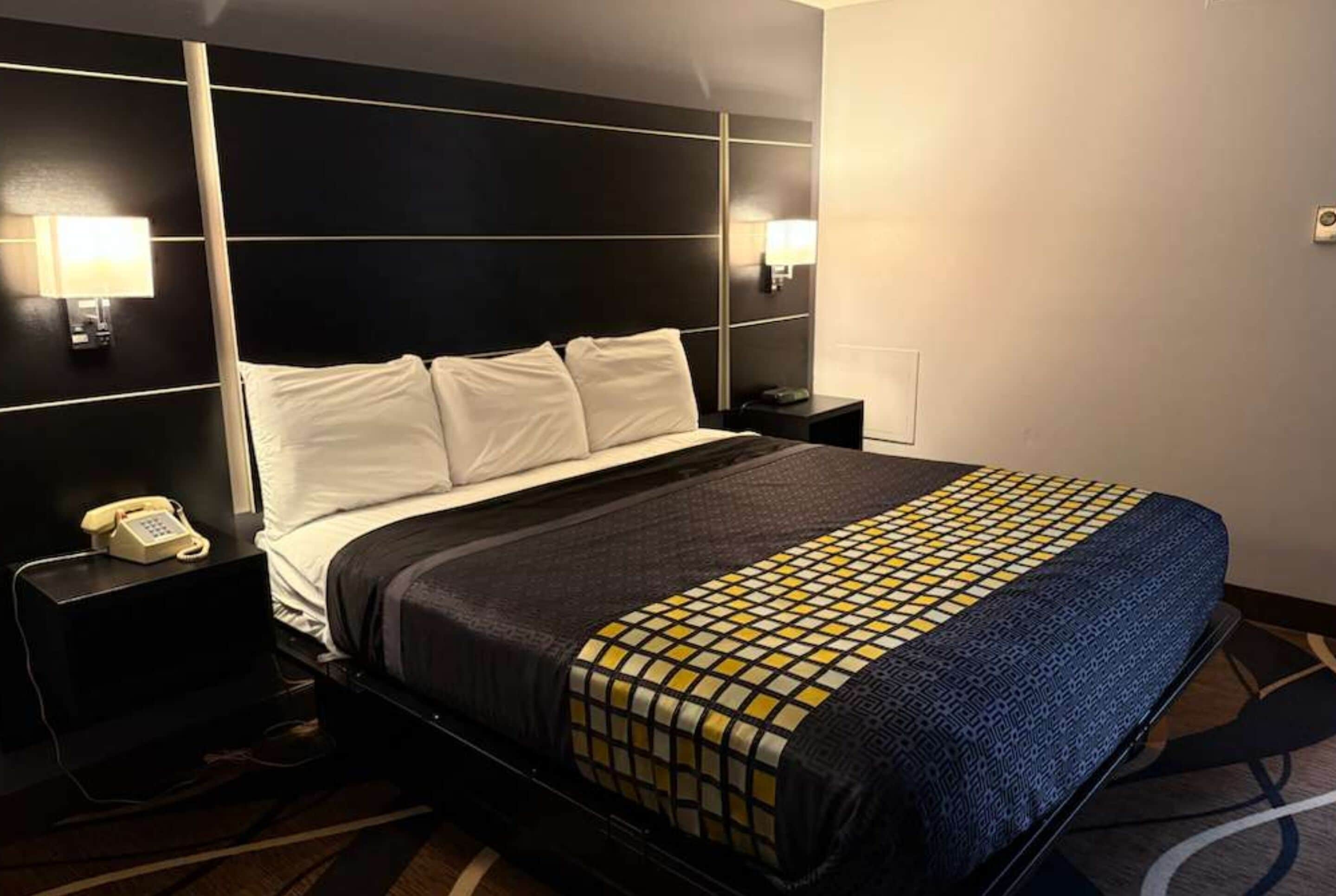 Hypo-allergenic bedding, in-room safe, laptop workspace