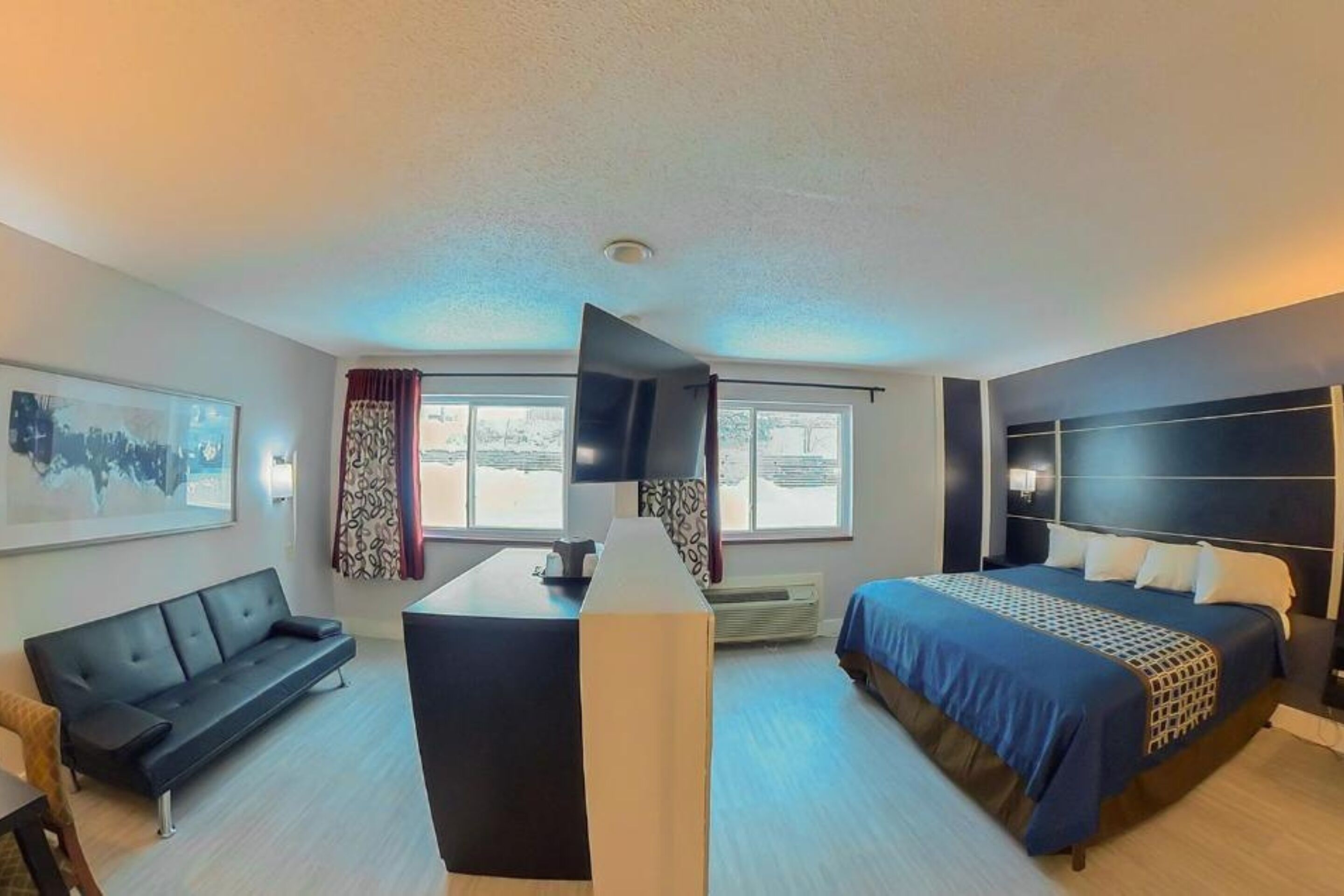 低過敏寢具、客房內保險箱、筆電工作空間、遮光布/窗簾