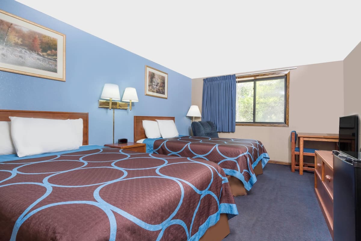 Habitación, 2 camas de matrimonio, no fumadores | Escritorio, cunas gratuitas, wifi gratis y ropa de cama