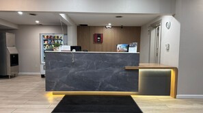 Reception - Super 8 by Wyndham Mankato (Mankato)